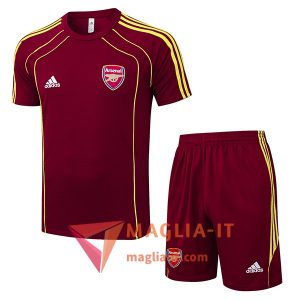 Nuova Kit da Allenamento Arsenal - Maglia + Pantaloncini 2025/2026 Rosso/Giallo