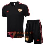 Kit da Allenamento Manchester United - Maglia + Pantaloncini 2025/2026 Nero/Rosso