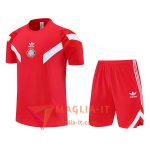 Nuova Kit da Allenamento Bayern Monaco - Maglia + Pantaloncini 2025/2026 Rosso/Bianco